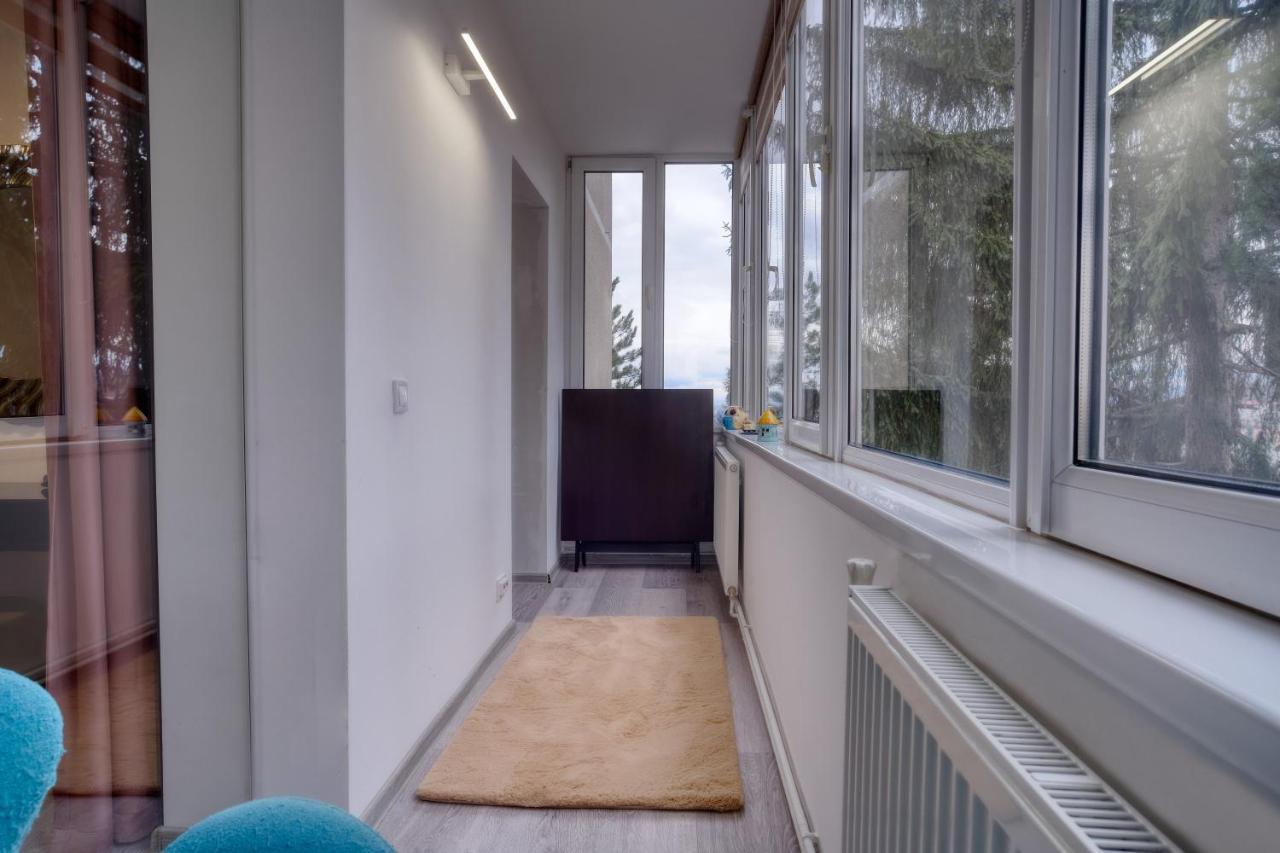 Central Luxury Apartment With City View Brasov Bagian luar foto