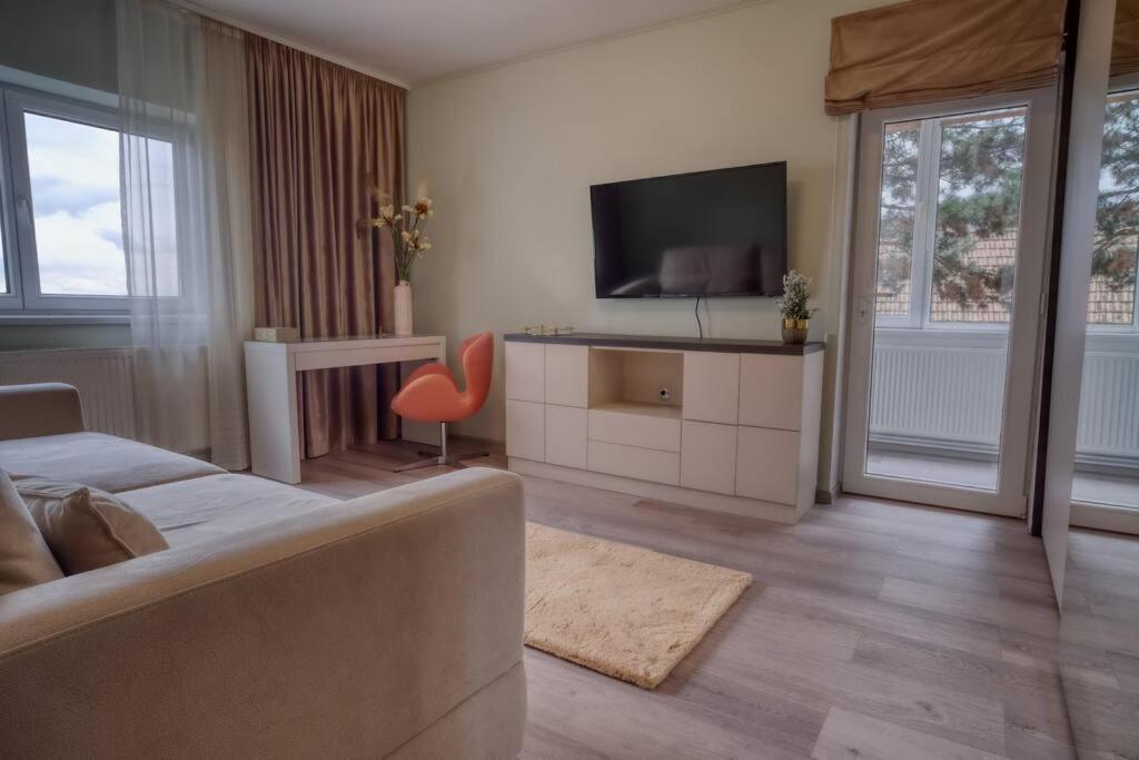 Central Luxury Apartment With City View Brasov Bagian luar foto