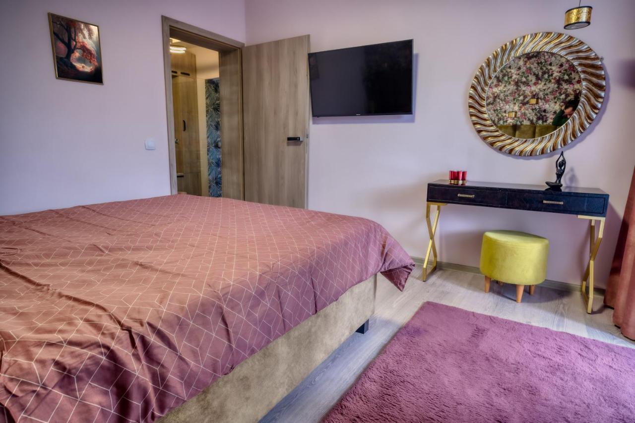 Central Luxury Apartment With City View Brasov Bagian luar foto